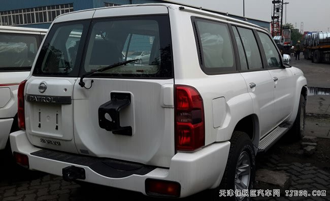 18款日產(chǎn)途樂Y61中東版 16輪/天窗/全地形懸掛現(xiàn)車58萬
