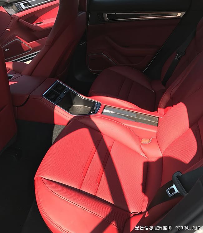 18款保時捷Panamera4S加規(guī)版 21輪/大豪華包現(xiàn)車126.5萬