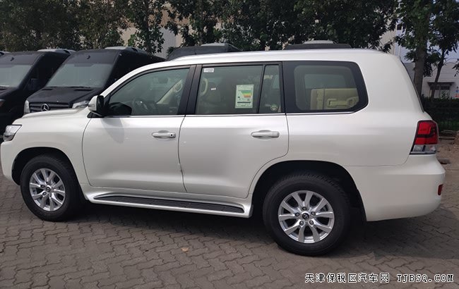 19款豐田酷路澤5700中東版 18輪/遙啟/天窗現(xiàn)車98.5萬