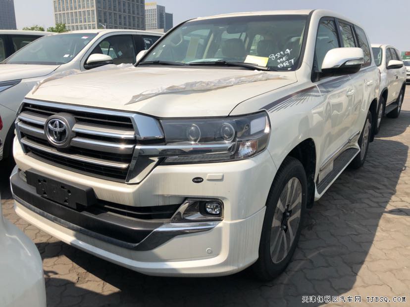 2019款豐田酷路澤4600中東版 V8現(xiàn)車優(yōu)惠來襲