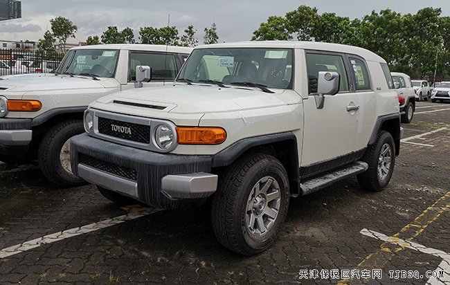 2019款豐田FJ酷路澤4.0L中東版 雙油箱/氣泵現(xiàn)車41.5萬