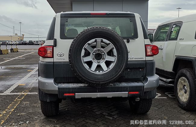2019款豐田FJ酷路澤4.0L中東版 雙油箱/氣泵現(xiàn)車41.5萬