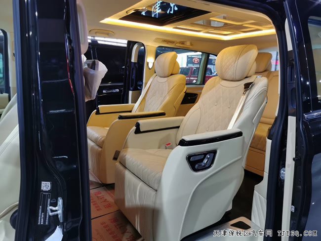 18款奔馳V250中東版 天窗/航空座椅/沙發(fā)床現(xiàn)車62.8萬