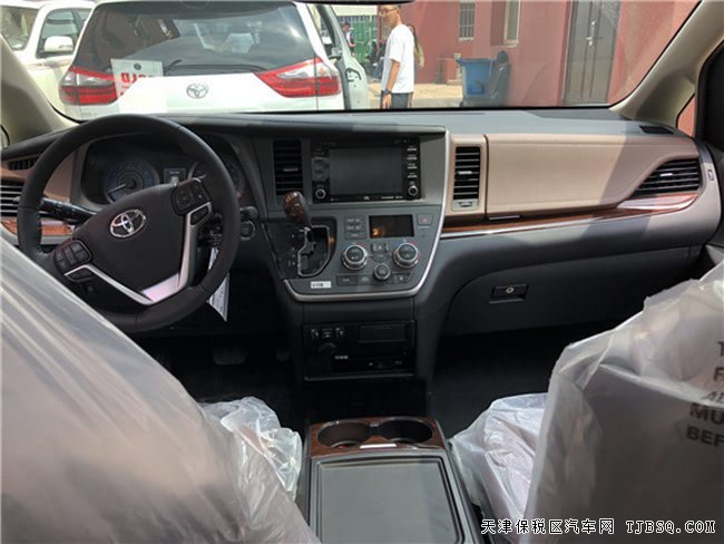 20款豐田塞納四驅(qū)頂配版 18輪/雙天窗/環(huán)影現(xiàn)車58萬(wàn)