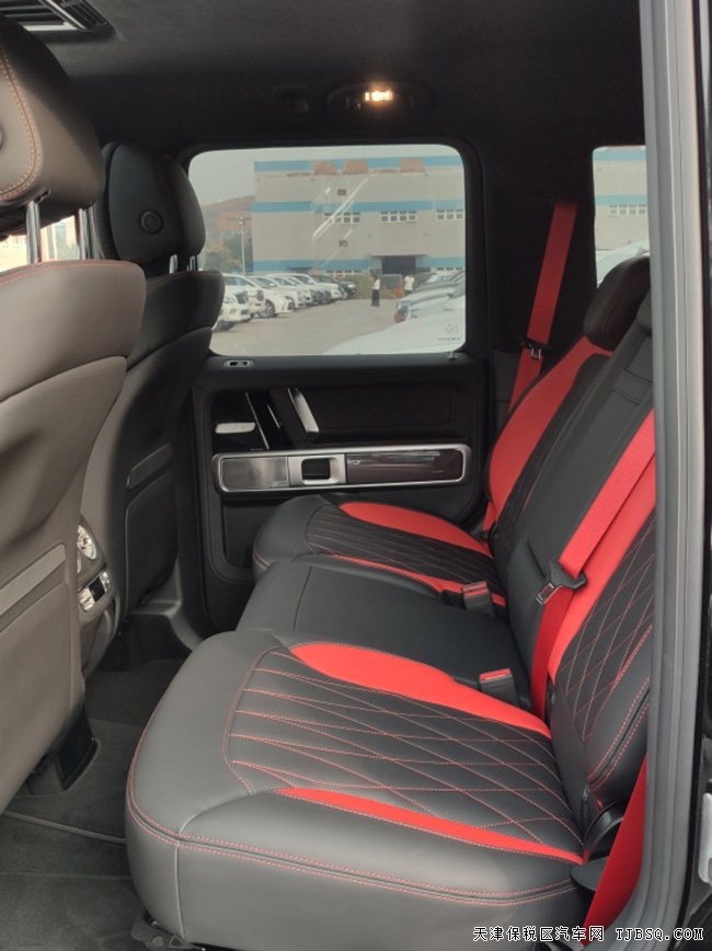 2019款奔馳G63AMG歐規(guī)版 22輪/雙拼內(nèi)飾/國(guó)六現(xiàn)車(chē)304萬(wàn)