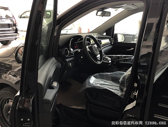 20款奔馳V250中東版 七座手續(xù)/17輪/雙電動(dòng)門現(xiàn)車43萬(wàn)