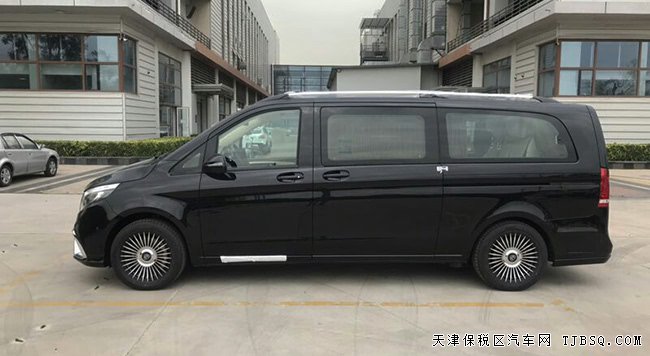 19款奔馳V250中東版 沙發(fā)床/小桌板/18輪/環(huán)影現(xiàn)車69萬