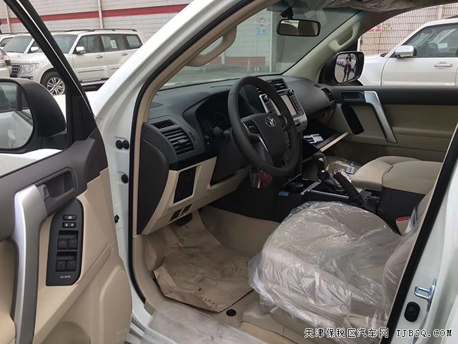 2019款豐田普拉多2700中東版 18輪/天窗/后掛現(xiàn)車45.6萬