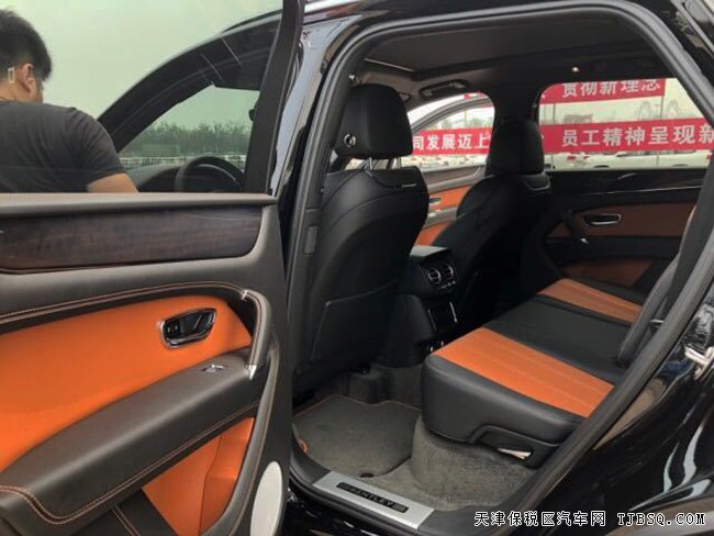 19款賓利添越4.0T汽油版 城市包/顏色包/21輪現(xiàn)車251萬