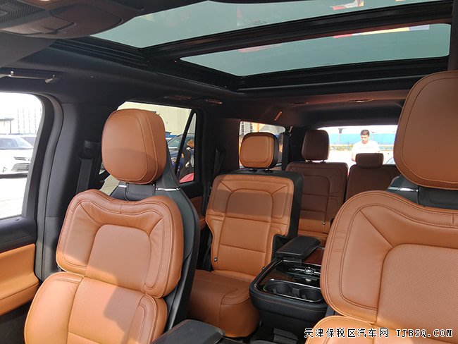 19款林肯領(lǐng)航員加規(guī)版 300A/科技包/座椅包現(xiàn)車(chē)103.5萬(wàn)