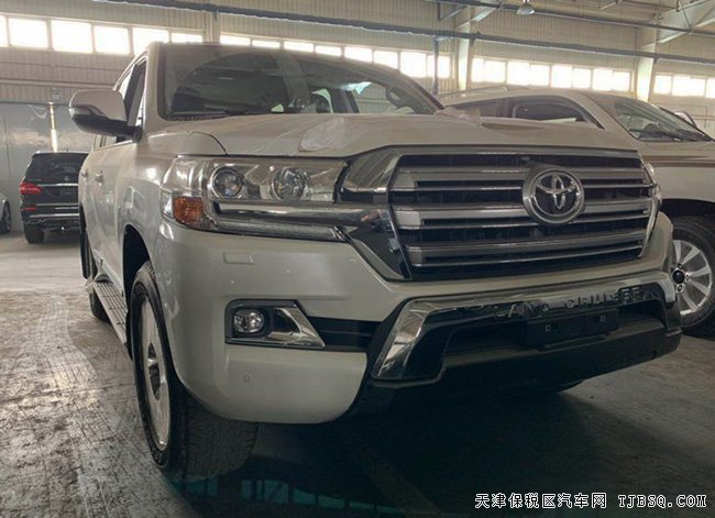 2019款豐田酷路澤4500中東版 柴油版現(xiàn)車優(yōu)惠起航