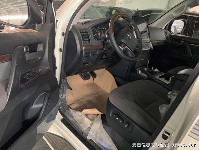 2019款豐田酷路澤4500中東版 柴油版現(xiàn)車優(yōu)惠起航