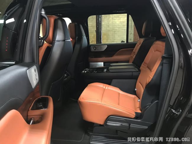19款林肯領(lǐng)航員加規(guī)版 金屬漆/300A/科技包現(xiàn)車102.5萬