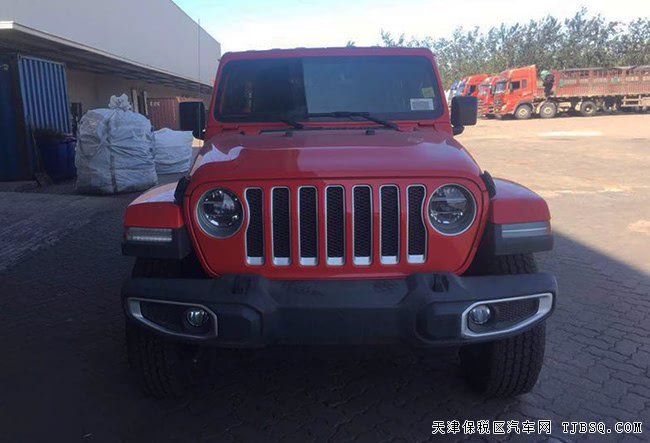 2019款JEEP牧馬人撒哈拉 寒冷包/燈包/安全包現(xiàn)車45萬