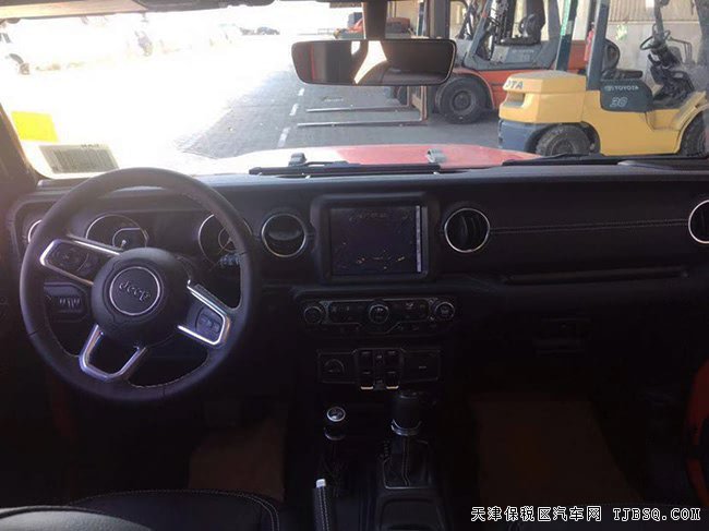 2019款JEEP牧馬人撒哈拉 寒冷包/燈包/安全包現(xiàn)車45萬