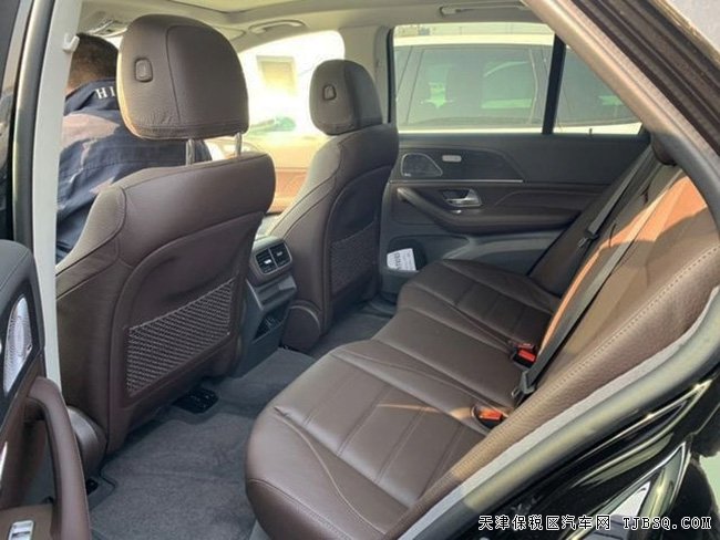 20款奔馳GLE350加規(guī)版 豪華運(yùn)動(dòng)包/科技包現(xiàn)車85萬(wàn)優(yōu)享