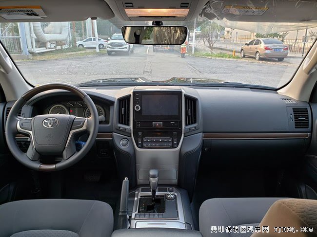2019款豐田酷路澤4000中東版 18輪/天窗/雙差現(xiàn)車67萬