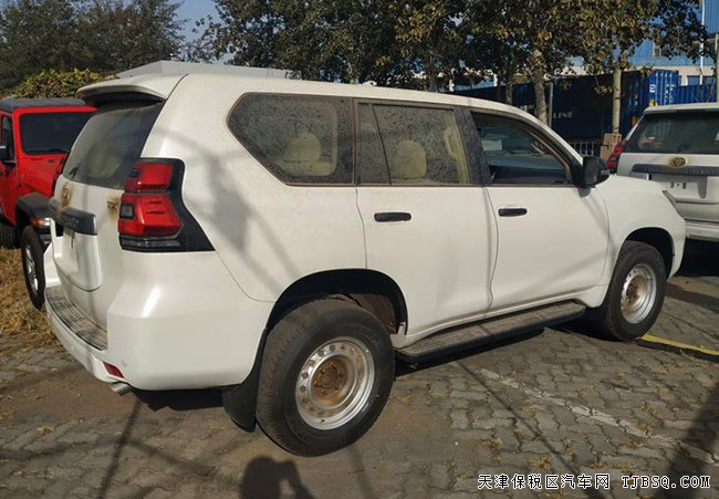 19款豐田霸道3000柴油中東版 17輪/7座/底掛現(xiàn)車51.5萬(wàn)