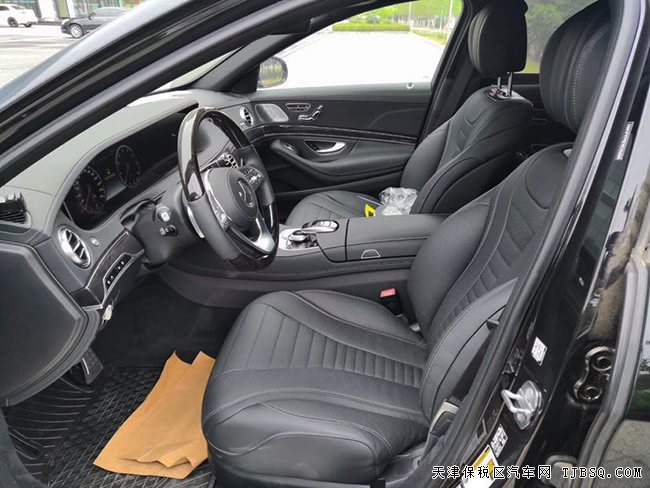 2019款奔馳S560加規(guī)版 豪華包/運(yùn)動包/智駕包現(xiàn)車138萬