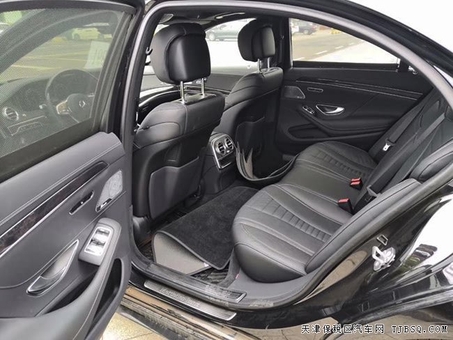 2019款奔馳S560加規(guī)版 豪華包/運(yùn)動包/智駕包現(xiàn)車138萬