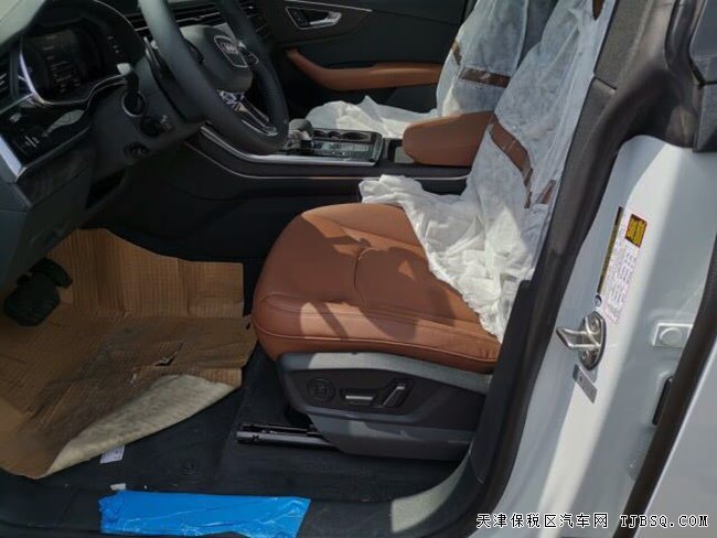 2019款奧迪Q8加規(guī)版 22輪/S-line包/環(huán)影現(xiàn)車78.5萬優(yōu)享