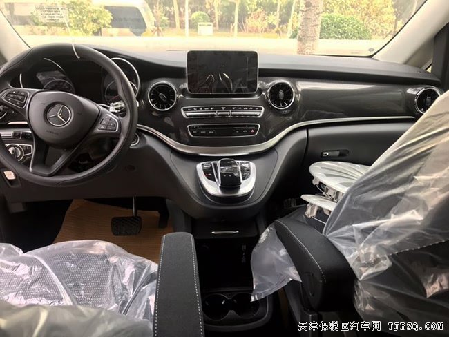 2020款奔馳V250中東版 17輪/雙電動門/7座手續(xù)現(xiàn)車43萬