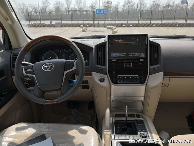 2019款豐田酷路澤4600中東版 18輪/遙啟/天窗現(xiàn)車87.5萬