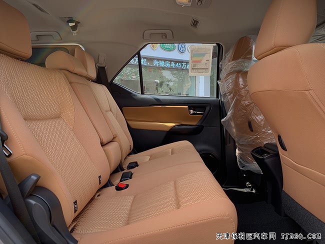 2019款豐田穿越者2700中東版 七座SUV現(xiàn)車(chē)優(yōu)惠促