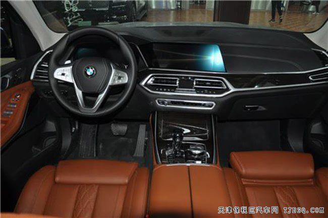 2019款寶馬X7美規(guī)版七座SUV 天津港現(xiàn)車(chē)震撼呈現(xiàn)