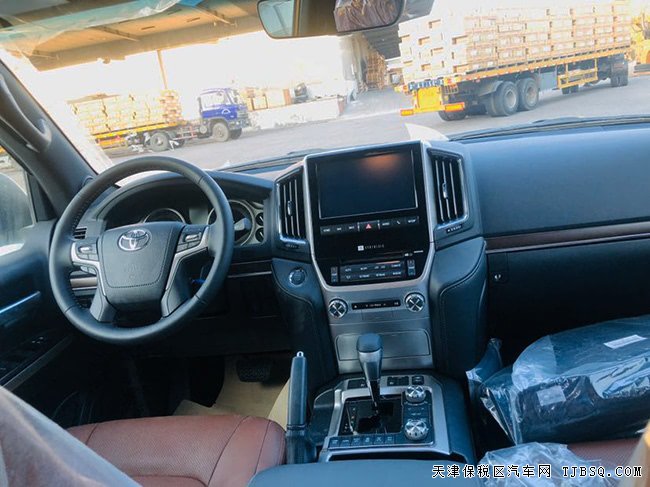 2019款豐田酷路澤5.7L中東版 陸地巡洋艦現(xiàn)車熱銷
