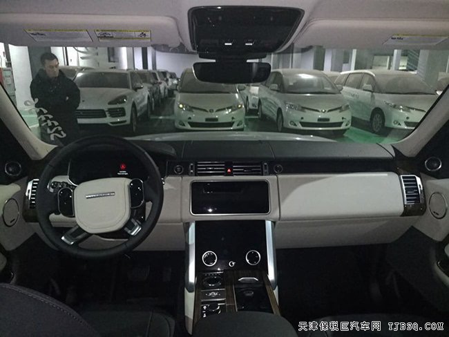2019款路虎攬勝3.0T行政版 天津港現(xiàn)車優(yōu)惠尊享