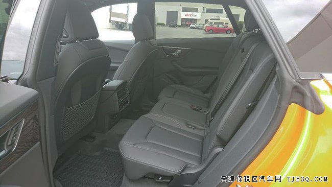2019款?yuàn)W迪Q8加規(guī)版 S-line包/環(huán)影/全景天窗現(xiàn)車74萬