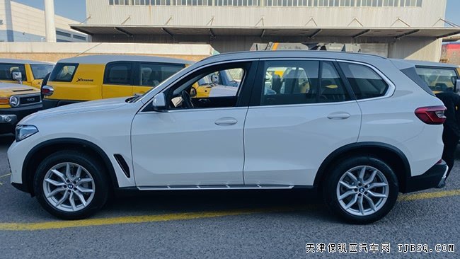 2020款寶馬X5墨西哥版 19輪/全景天窗/LED大燈現(xiàn)車(chē)66萬(wàn)