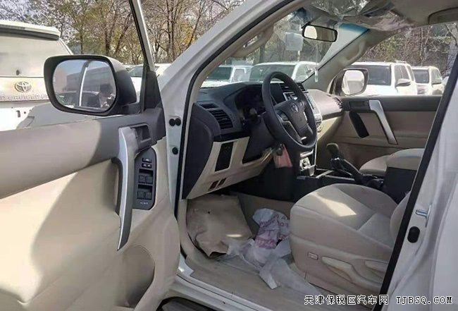 2019款豐田普拉多2700中東版 7座/17輪/底掛現(xiàn)車39.5萬