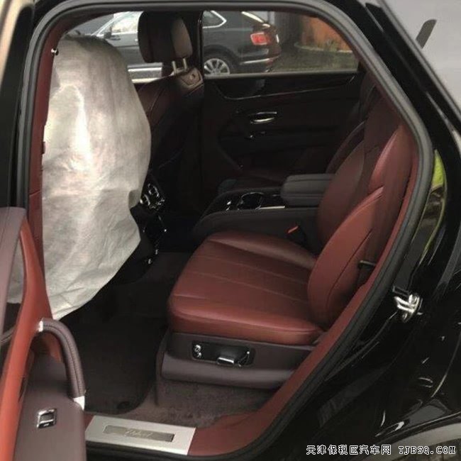 20款賓利添越3.0T混動版 22輪/雷測/環(huán)影/全景現(xiàn)車265萬