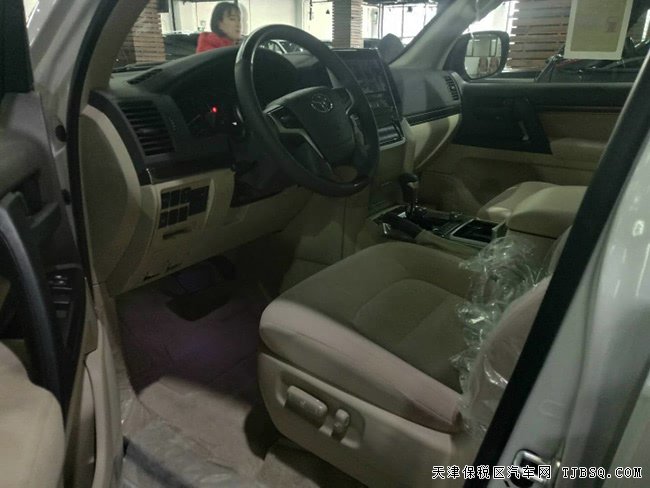 2019款豐田酷路澤4000中東版 18輪/遙啟/天窗現(xiàn)車64.8萬