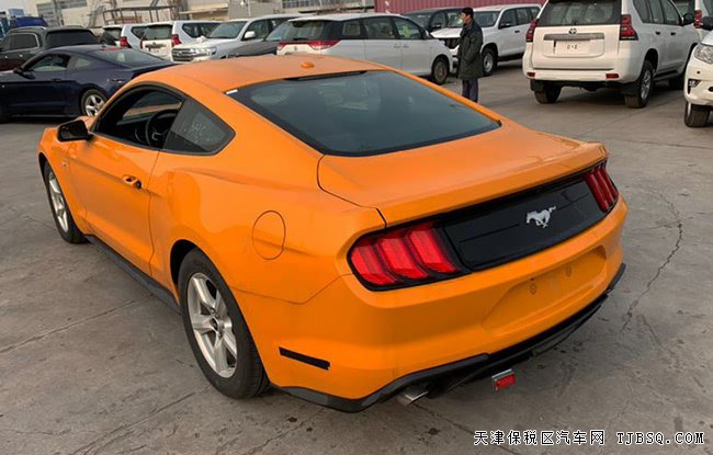 2019款福特野馬2.3T加規(guī)版 10速/17輪/氙燈現(xiàn)車28.8萬