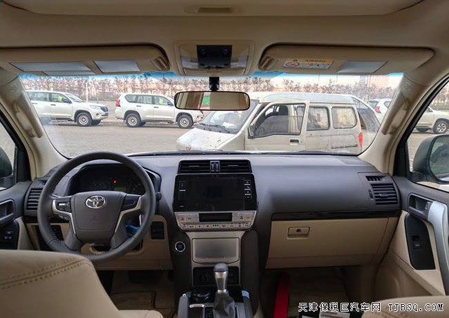 2019款豐田普拉多4000中東版 9氣囊/18輪/包圍現(xiàn)車(chē)64萬(wàn)