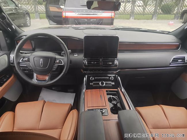 2019款林肯領(lǐng)航員3.5T加規(guī)版 300A包/科技包現(xiàn)車102.8萬(wàn)