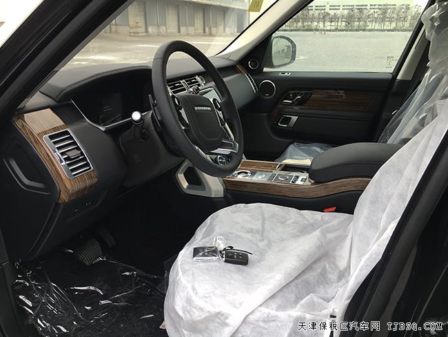 2019款路虎攬勝3.0T行政版 20輪/全景/LED大燈現(xiàn)車101萬