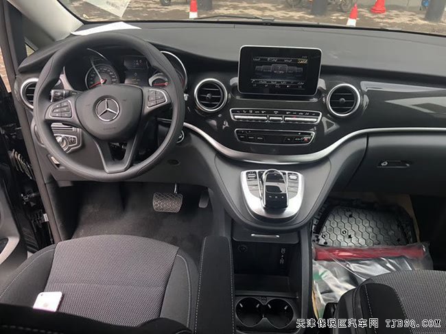 2019款奔馳V250中東版 金屬漆/17輪/雙電動(dòng)門現(xiàn)車42.5萬(wàn)