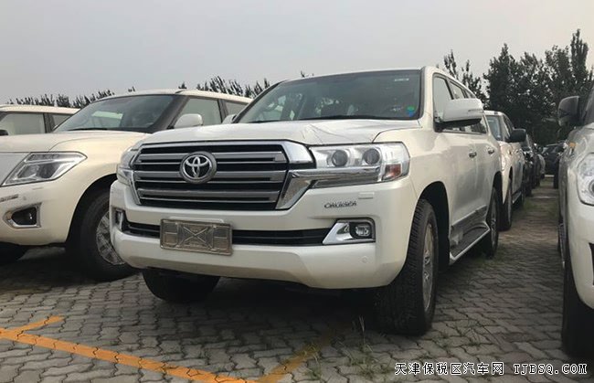 2019款豐田酷路澤4500中東版 18輪/7座/金屬漆現(xiàn)車101萬