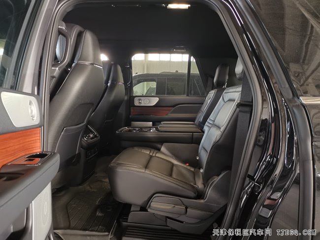 19款林肯領(lǐng)航員3.5T加規(guī)版 300A包/科技包現(xiàn)車102萬鉅惠