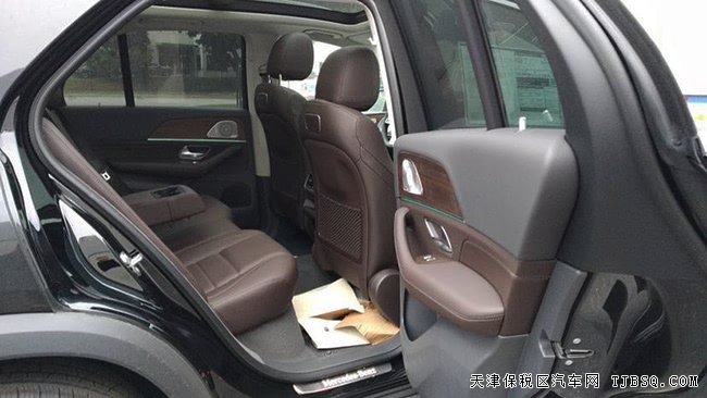 2020款奔馳GLE350美規(guī)版 19輪/全景天窗/環(huán)影現(xiàn)車(chē)68萬(wàn)