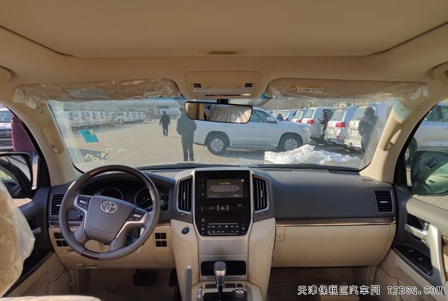 20款豐田酷路澤5700中東版 12氣囊/遙啟/天窗現(xiàn)車99萬