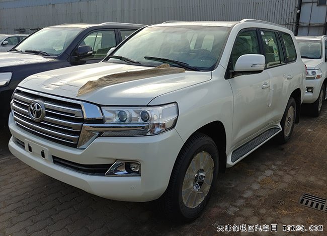 2019款豐田酷路澤4000中東版 氣泵/遙啟/天窗現(xiàn)車63.8萬