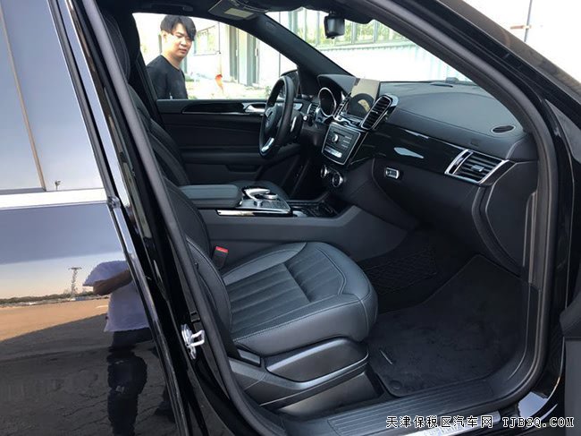 2019款奔馳GLS450AMG加規(guī)版 3.0T現(xiàn)車震撼呈現(xiàn)