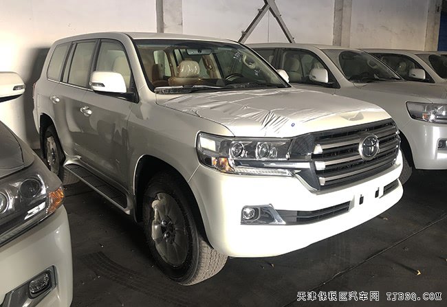 2020款豐田酷路澤5700中東版 18輪/天窗/遙啟現(xiàn)車99萬(wàn)