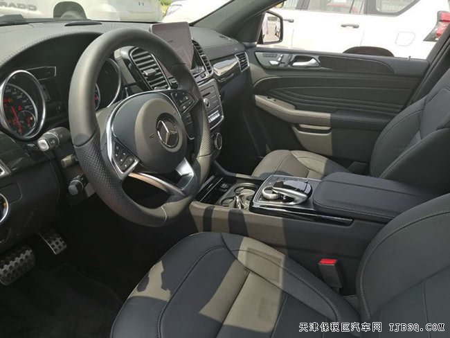 2019款奔馳GLE43AMG加規(guī)版 燈包/運(yùn)動包/豪華包現(xiàn)車72萬