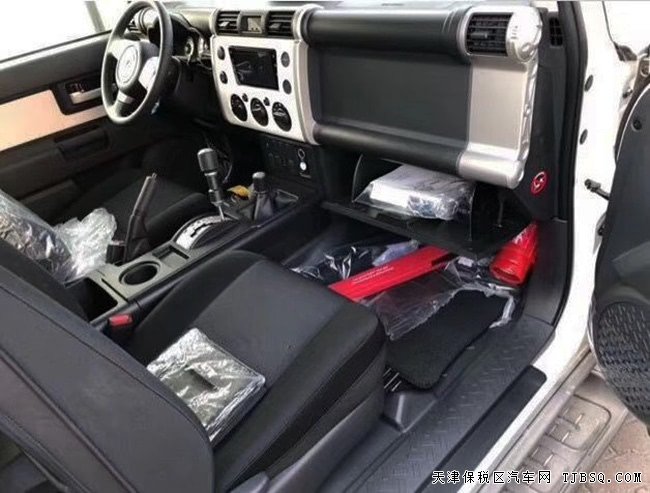 2019款豐田FJ酷路澤4.0L中東版 天津港現(xiàn)車優(yōu)惠購